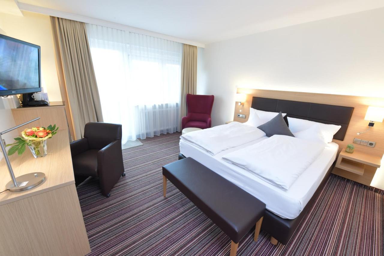 Hotel Krone Niefern-Oeschelbronn Ngoại thất bức ảnh