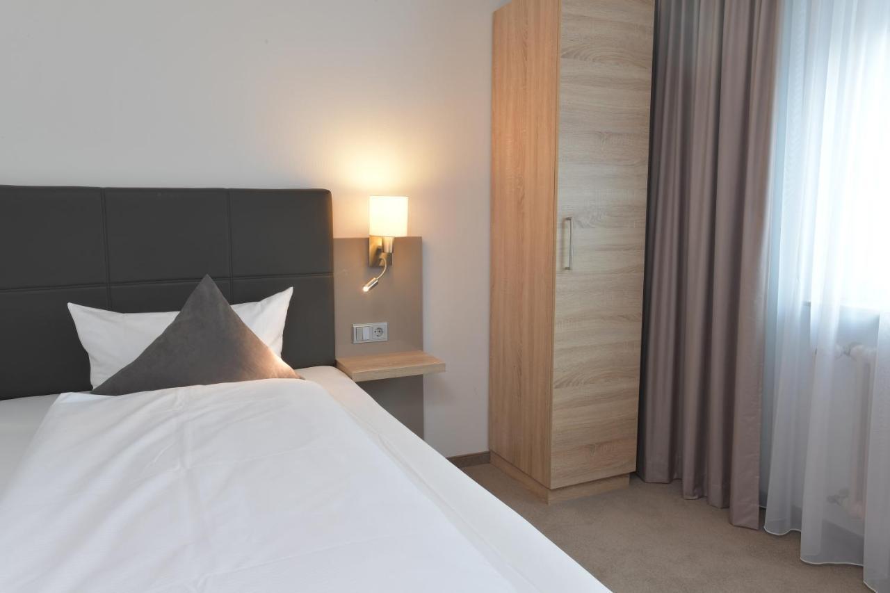 Hotel Krone Niefern-Oeschelbronn Ngoại thất bức ảnh