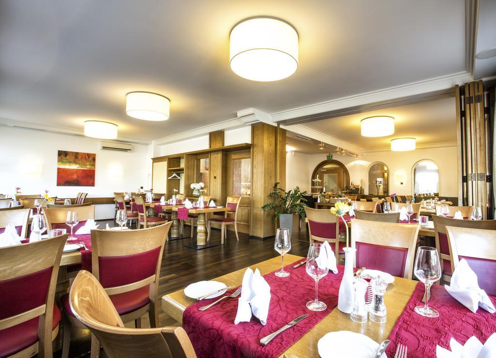 Hotel Krone Niefern-Oeschelbronn Ngoại thất bức ảnh